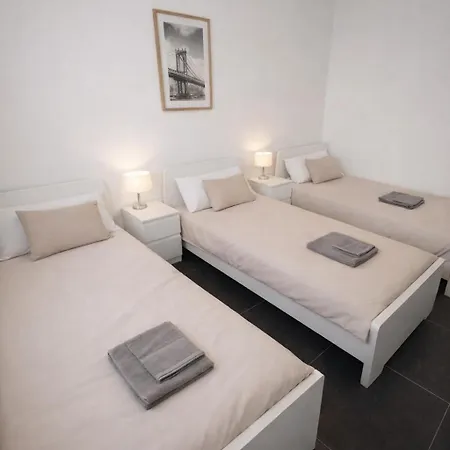 Frankfurt Airport View Guest house