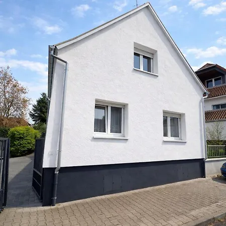Frankfurt Airport View Guest house Moerfelden-Walldorf